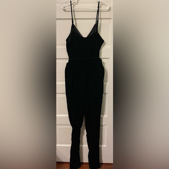 NWT Gap Black Velvet Jumpsuit - Picture 5 of 8